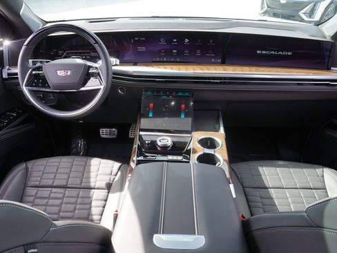 Certified 2025 Cadillac Escalade Sport Platinum w/ LPO, ONYX Package image 12