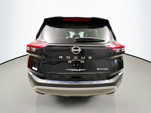 Used 2023 Nissan Rogue SV image 6