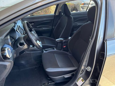 Used 2025 Nissan Versa SV FWD image 35