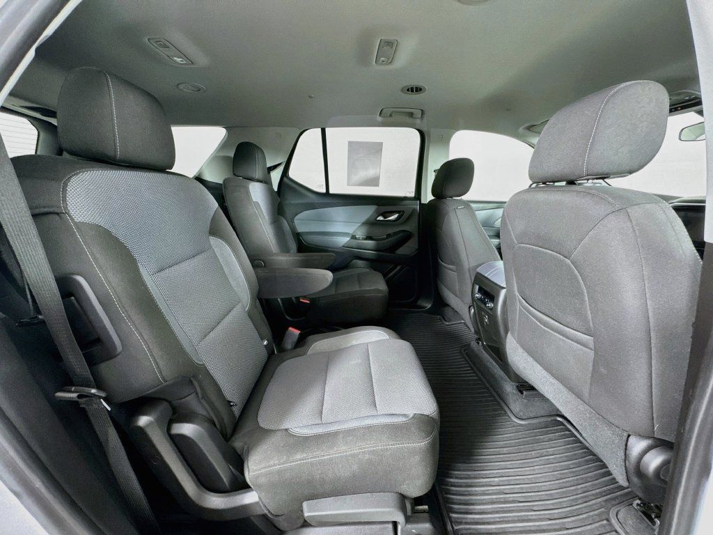 Used 2021 Chevrolet Traverse LT FWD image 28