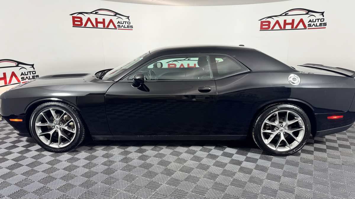 Used 2022 Dodge Challenger GT RWD image 4