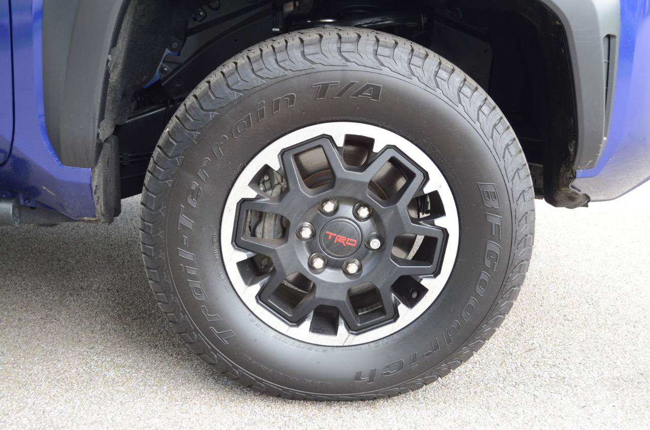 Used 2024 Toyota Tacoma TRD Off-Road w/ TRD Off Road Upgrade Package AWD/4WD image 12