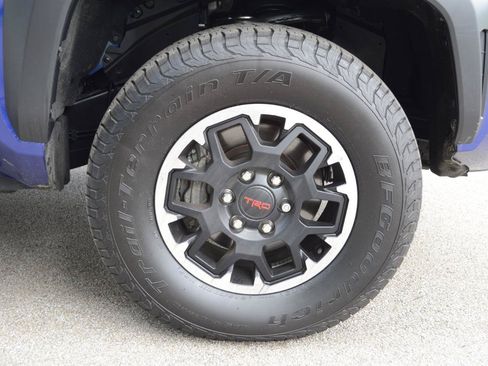 Used 2024 Toyota Tacoma TRD Off-Road w/ TRD Off Road Upgrade Package AWD/4WD image 12