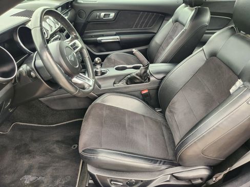 Used 2018 Ford Mustang GT Premium w/ GT Performance Package RWD image 15