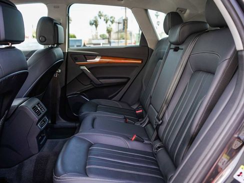 Used 2023 Audi Q5 2.0T Premium w/ Convenience Package image 18