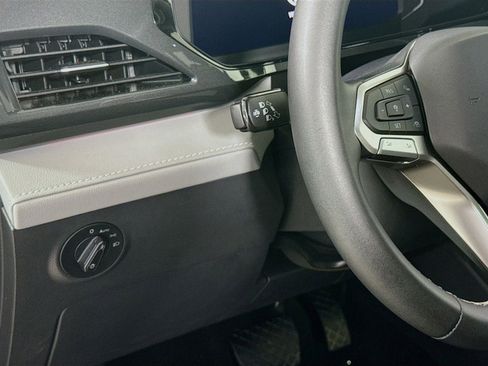 Certified 2023 Volkswagen Taos SEL AWD/4WD image 13