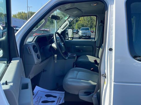 Used 2012 Ford E-350 and Econoline 350 XL RWD image 9