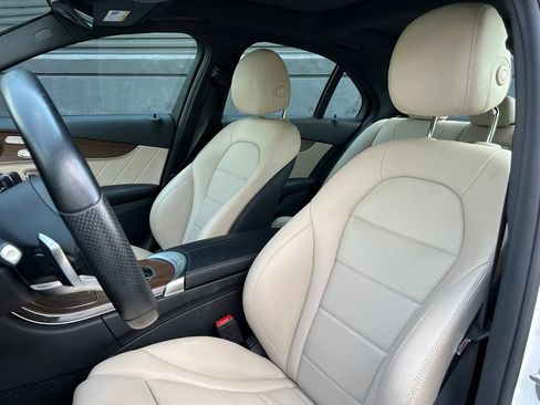 Used 2019 Mercedes-Benz C 300 4MATIC Sedan image 5