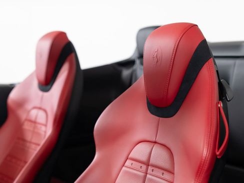 Used 2024 Ferrari Roma Spider image 49
