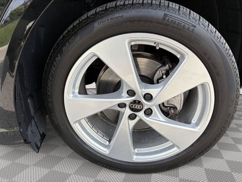 Used 2025 Audi Q5 Premium Plus w/ Premium Plus AWD/4WD image 9