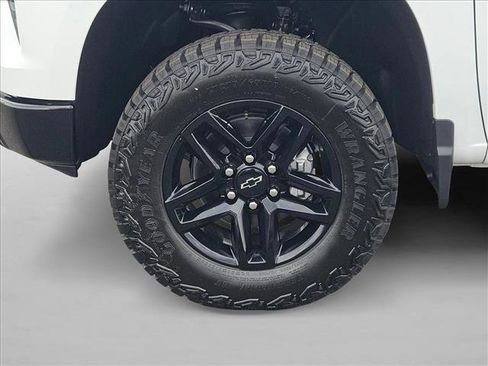 New 2026 Chevrolet Silverado 1500 Custom Trail Boss w/ LPO, Dark Essentials Package image 10
