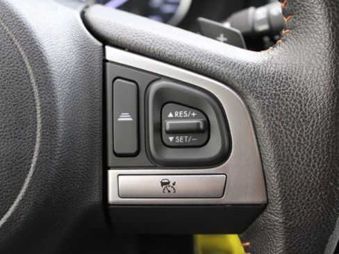 Used 2017 Subaru Crosstrek 2.0i Premium image 14