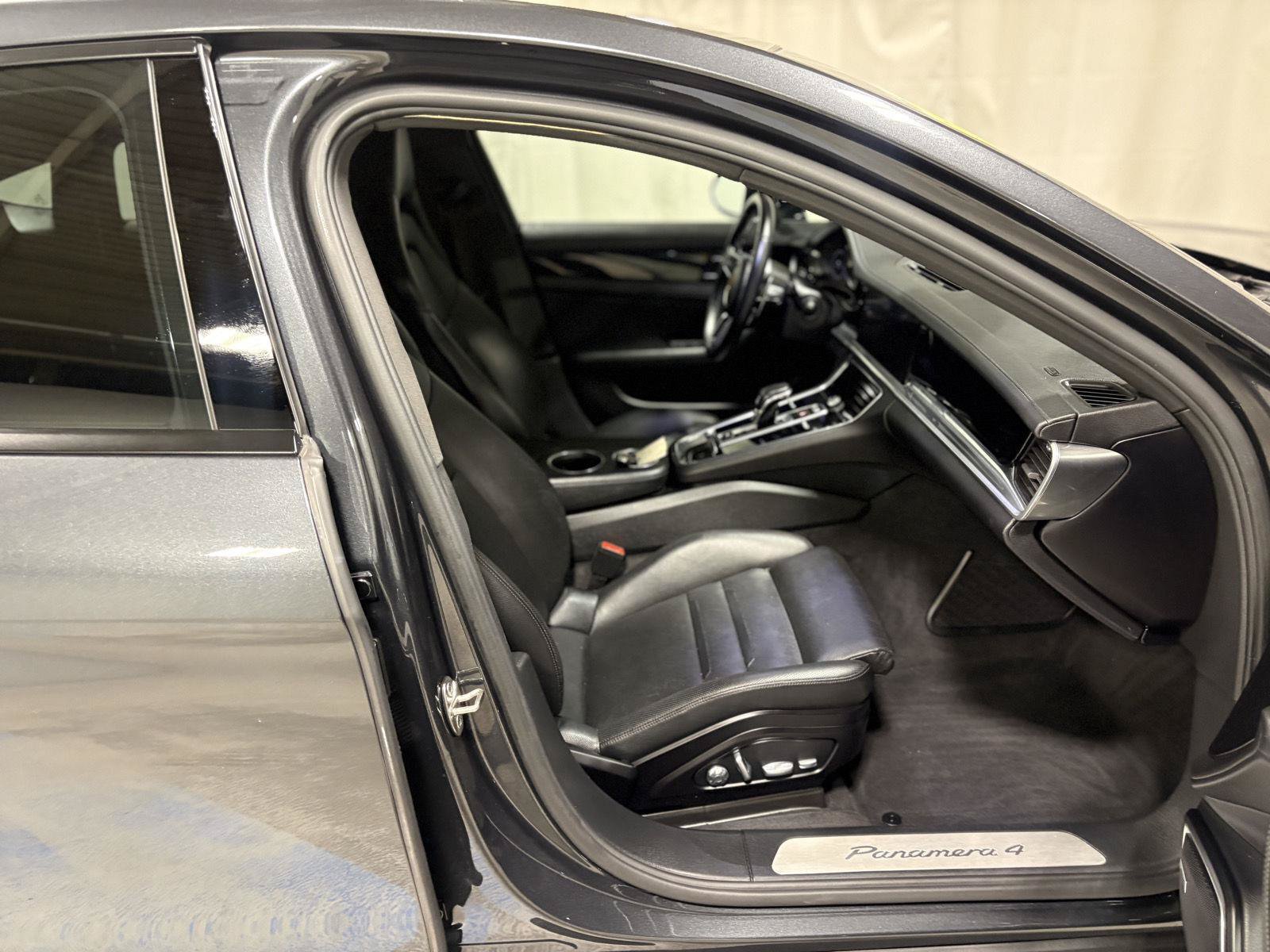 Used 2018 Porsche Panamera 4 AWD/4WD image 7