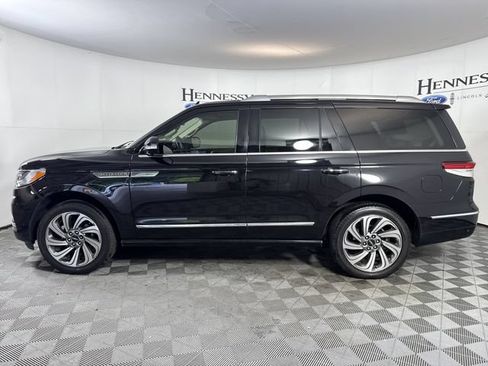 Certified 2023 Lincoln Navigator Reserve AWD/4WD image 22
