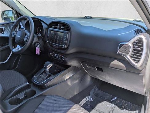 Used 2024 Kia Soul LX image 20