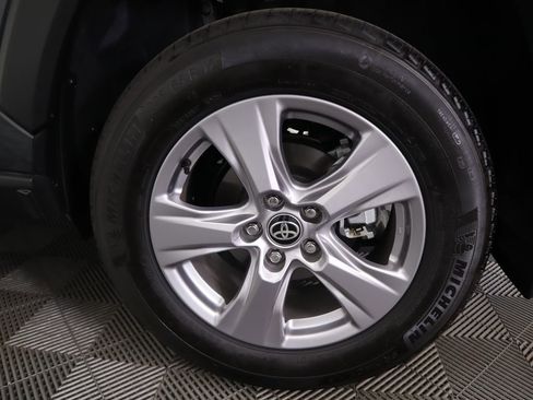 Used 2025 Toyota RAV4 XLE image 31