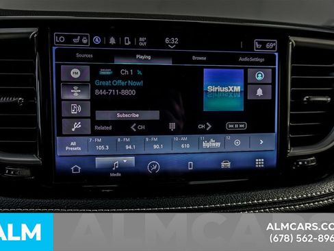 Used 2023 Chrysler Pacifica Touring-L FWD image 38