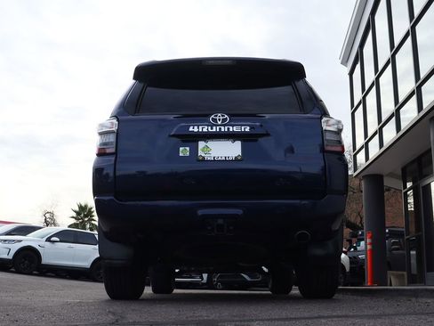 Used 2017 Toyota 4Runner SR5 image 12