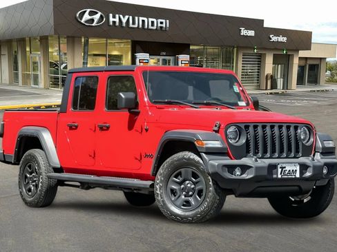 Used 2021 Jeep Gladiator Sport w/ Trailer Tow Package AWD/4WD image 2