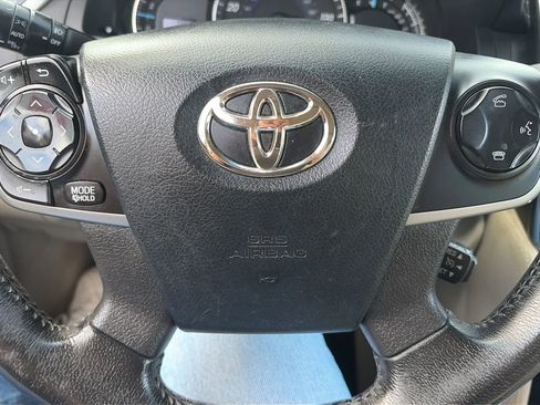 Used 2012 Toyota Camry XLE w/ Leather Pkg FWD image 32