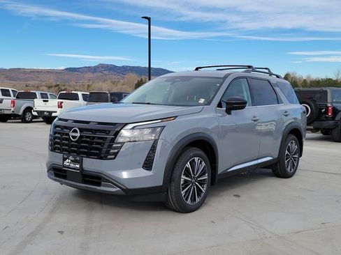 New 2026 Nissan Pathfinder Platinum image 1