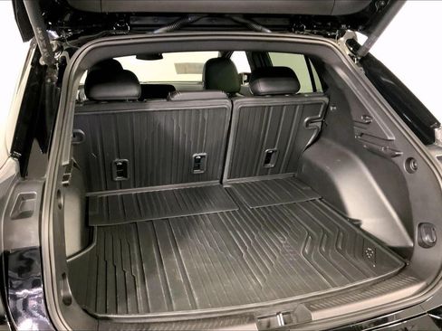 Used 2024 Chevrolet Equinox EV RS w/ Active Safety Package 3 FWD image 4