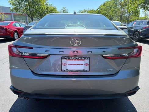 Used 2026 Toyota Camry Hybrid FWD image 4