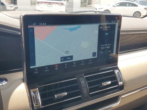 Certified 2024 Lincoln Navigator Reserve AWD/4WD image 16