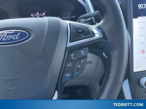 Used 2022 Ford Edge Titanium w/ Class II Trailer Tow Package image 31