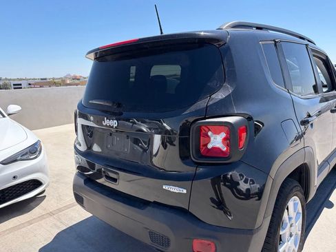 Used 2020 Jeep Renegade Latitude w/ Cold Weather Group AWD/4WD image 4