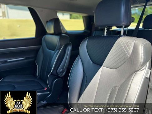 Used 2025 Hyundai Palisade SEL FWD image 13