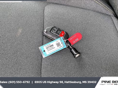 Used 2024 Jeep Wrangler Sport S image 9