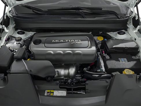 Used 2014 Jeep Cherokee Latitude w/ Cold Weather Group AWD/4WD image 15