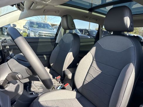 New 2026 Volkswagen Taos SE FWD image 12