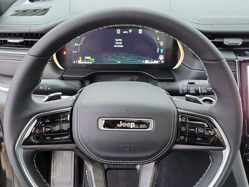 New 2024 Jeep Grand Cherokee Overland w/ Luxury Tech Group IV image 9