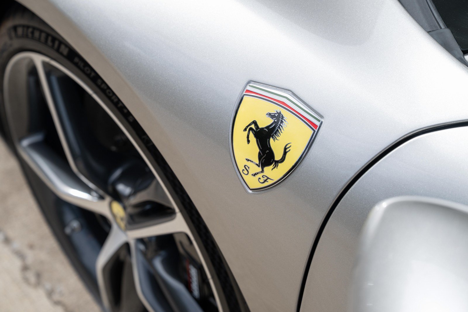 Used 2025 Ferrari 296 GTS RWD image 17
