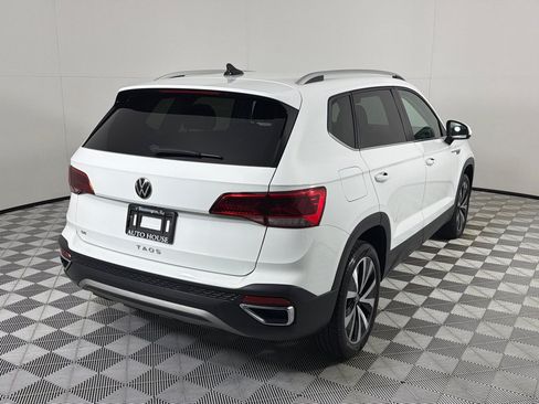 Used 2024 Volkswagen Taos SE FWD image 5