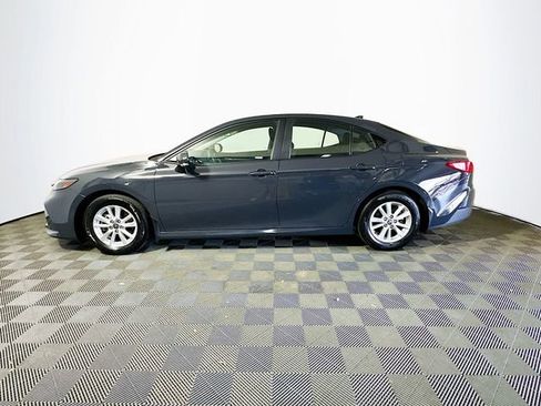 Used 2025 Toyota Camry LE image 5