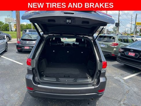 Used 2018 Jeep Grand Cherokee Limited AWD/4WD image 12