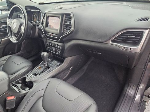 Certified 2021 Jeep Cherokee Latitude Lux w/ Trailer Tow Group image 39