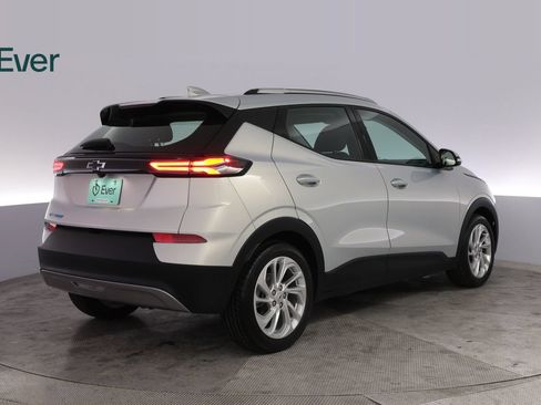 Used 2022 Chevrolet Bolt EUV LT FWD image 3