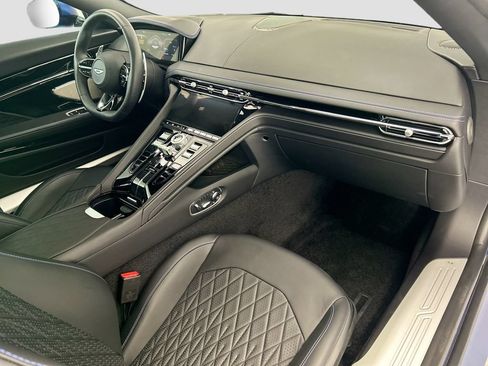 Used 2025 Aston Martin DB12 Coupe RWD image 16