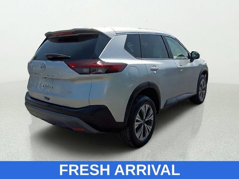 Used 2022 Nissan Rogue SV FWD image 7