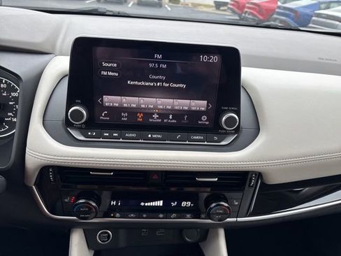 Used 2023 Nissan Rogue SL image 13