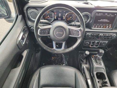 Used 2020 Jeep Wrangler Unlimited Sahara AWD/4WD image 8