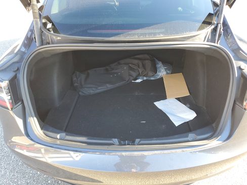 Used 2023 Tesla Model 3 Standard Range image 12