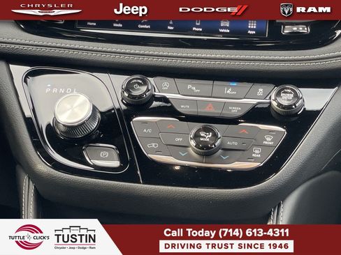 New 2026 Chrysler Pacifica Limited w/ Uconnect Theater Family Group FWD image 13