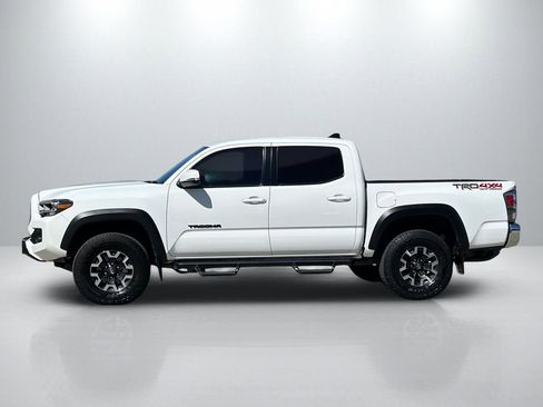 Certified 2023 Toyota Tacoma TRD Off-Road AWD/4WD image 8