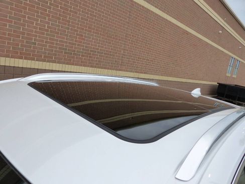 Used 2023 Buick Envision Avenir AWD/4WD image 17