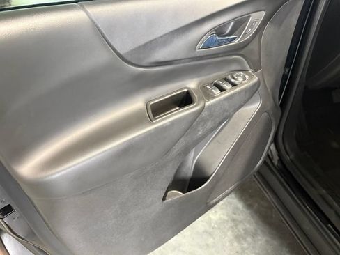 Used 2022 Chevrolet Equinox LT FWD image 8